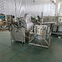 কঙ্গোলিজ গ্রাহক ভাজা এবং পাকা চিনাবাদামের জন্য একটি চিনাব...